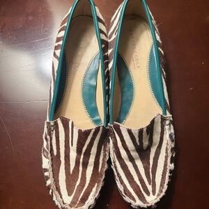 Kenneth Cole Brown and Cream Flats with Zebra Print, size 7.5